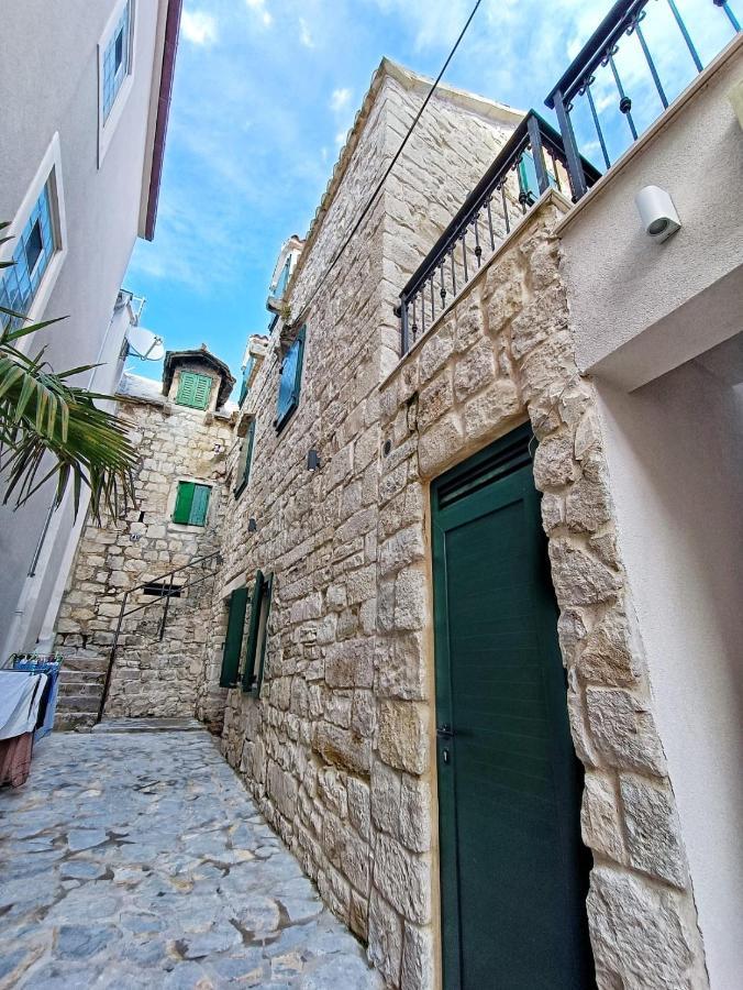 Luxury Apt Petra In 400 Year Old Stone House 4+2 Сплит Экстерьер фото