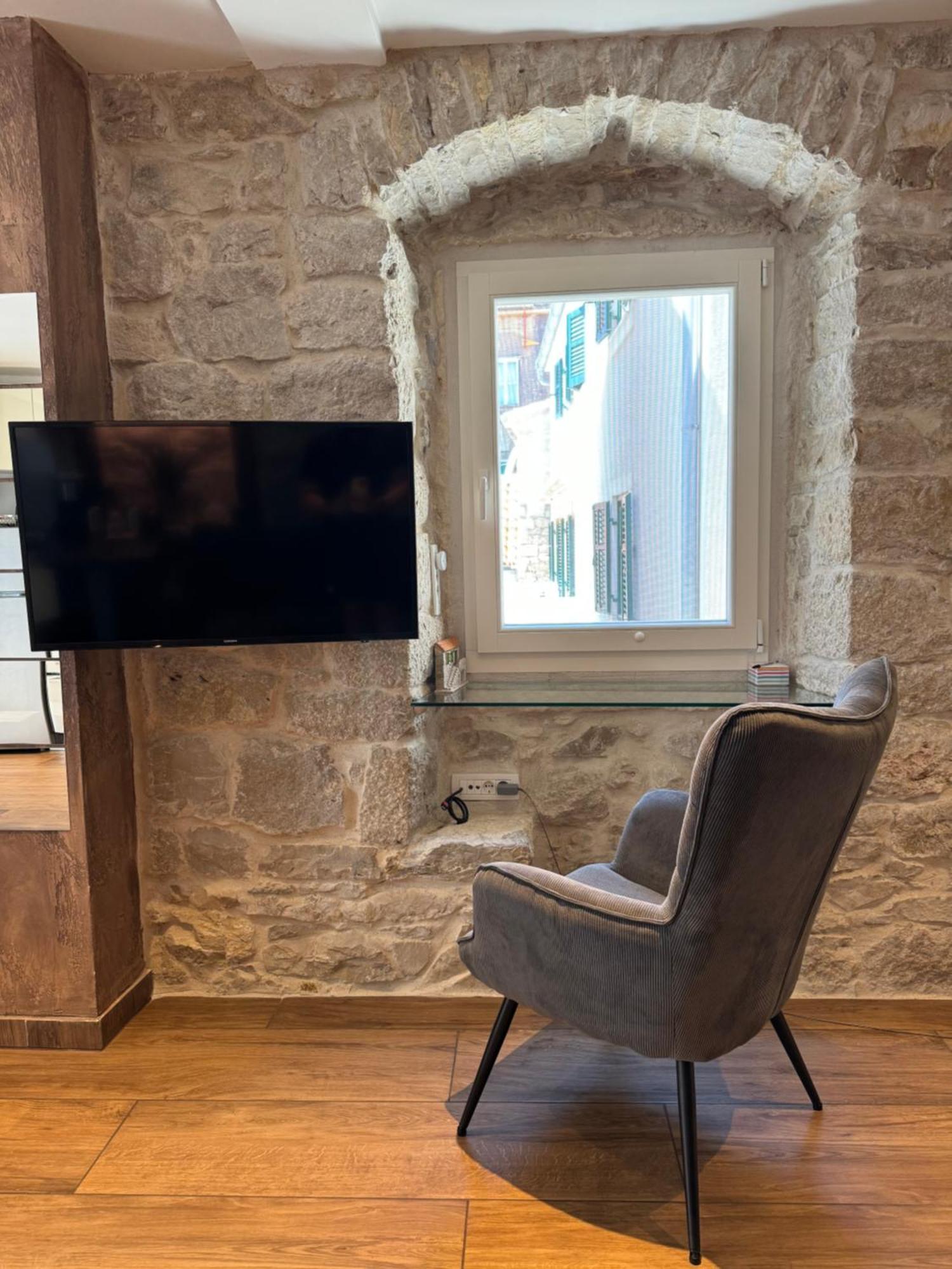 Luxury Apt Petra In 400 Year Old Stone House 4+2 Сплит Экстерьер фото