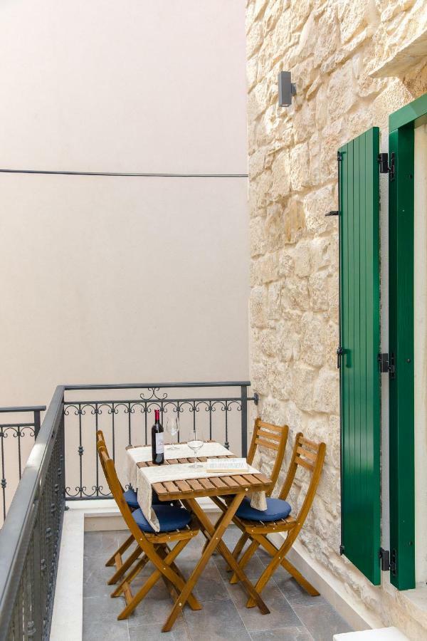 Luxury Apt Petra In 400 Year Old Stone House 4+2 Сплит Экстерьер фото