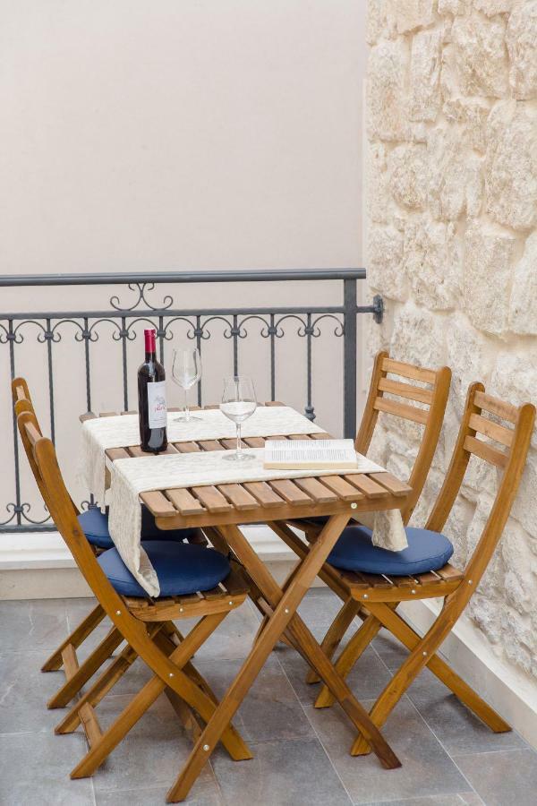 Luxury Apt Petra In 400 Year Old Stone House 4+2 Сплит Экстерьер фото