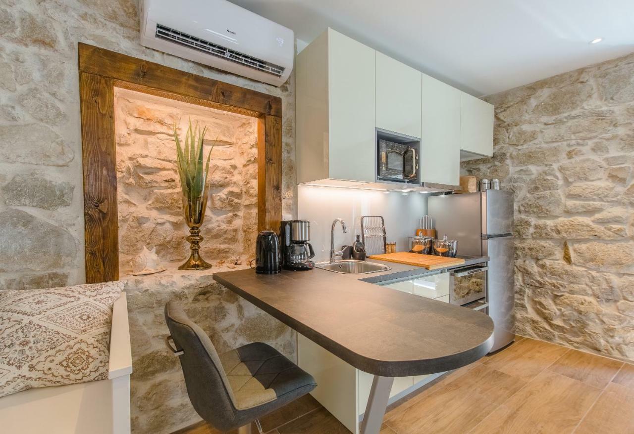 Luxury Apt Petra In 400 Year Old Stone House 4+2 Сплит Экстерьер фото