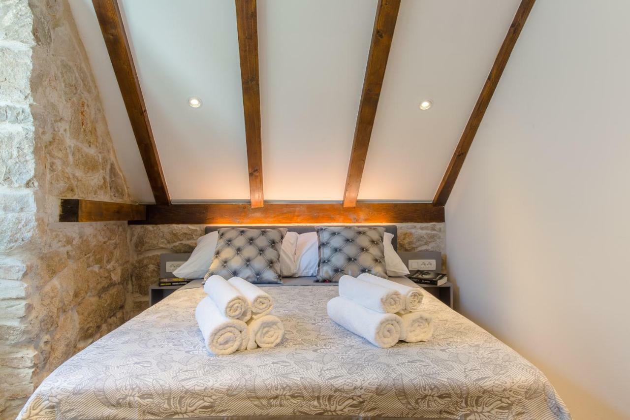 Luxury Apt Petra In 400 Year Old Stone House 4+2 Сплит Экстерьер фото