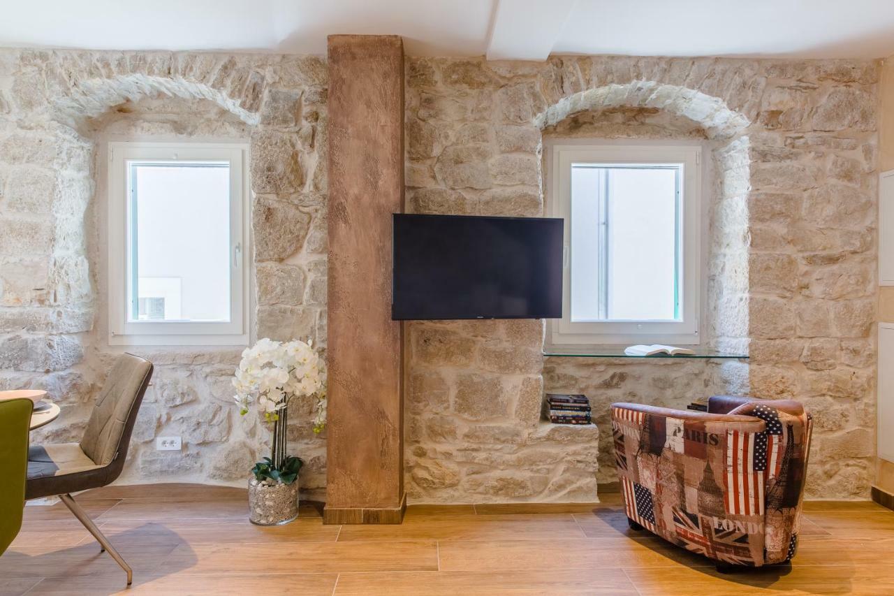Luxury Apt Petra In 400 Year Old Stone House 4+2 Сплит Экстерьер фото