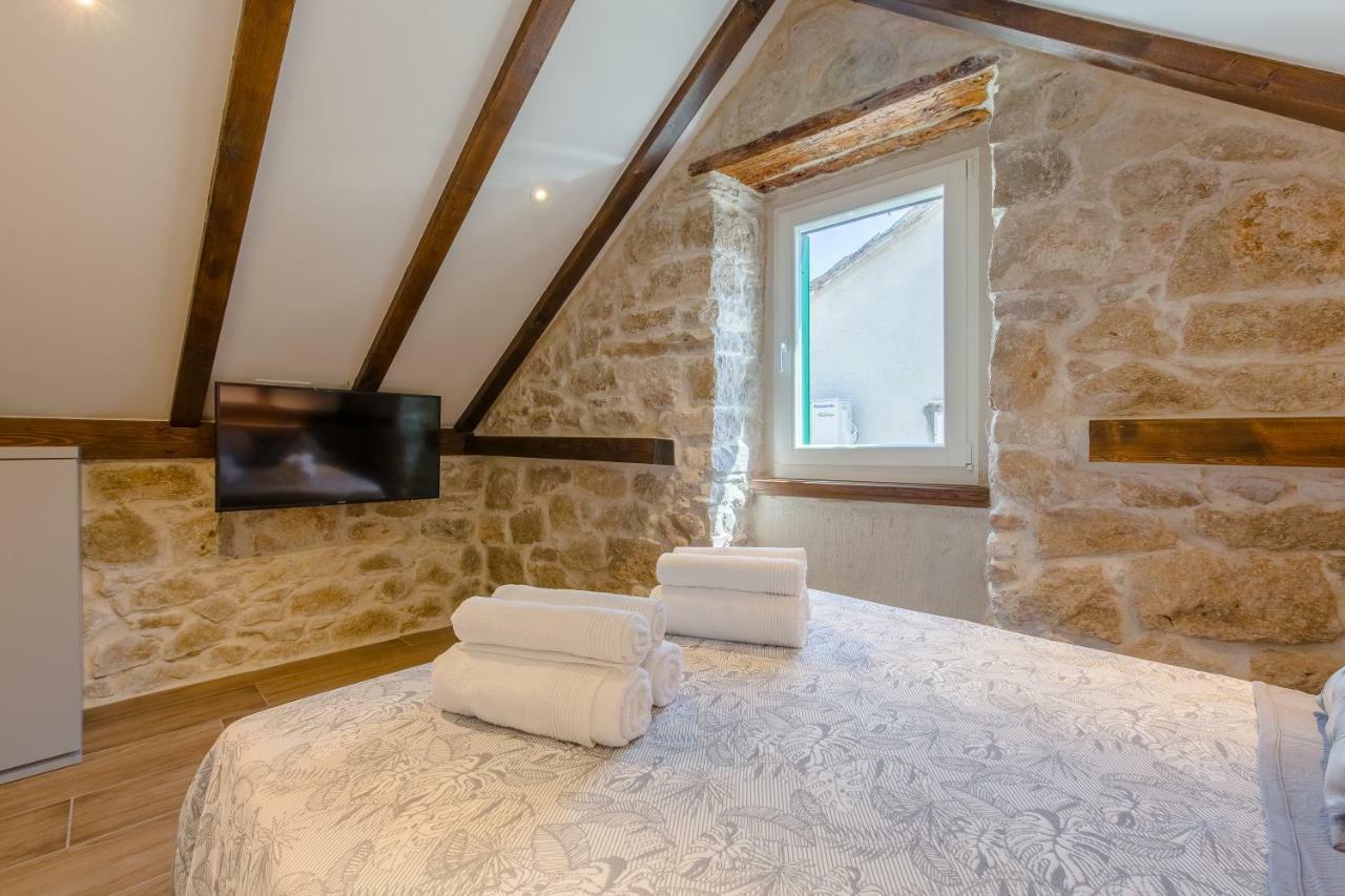 Luxury Apt Petra In 400 Year Old Stone House 4+2 Сплит Экстерьер фото