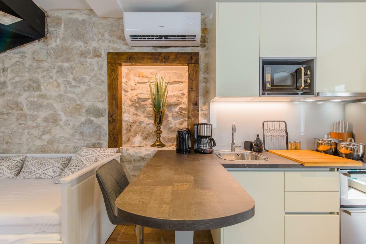 Luxury Apt Petra In 400 Year Old Stone House 4+2 Сплит Экстерьер фото