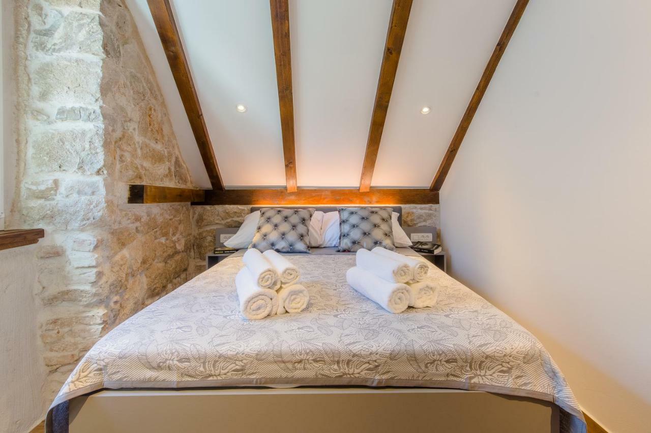 Luxury Apt Petra In 400 Year Old Stone House 4+2 Сплит Экстерьер фото