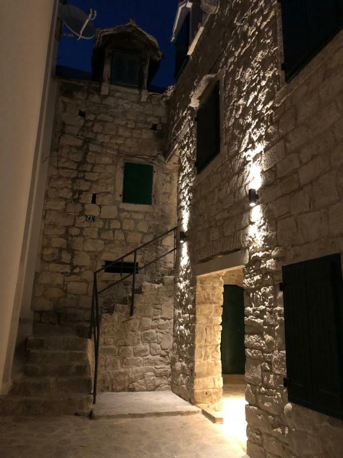 Luxury Apt Petra In 400 Year Old Stone House 4+2 Сплит Экстерьер фото
